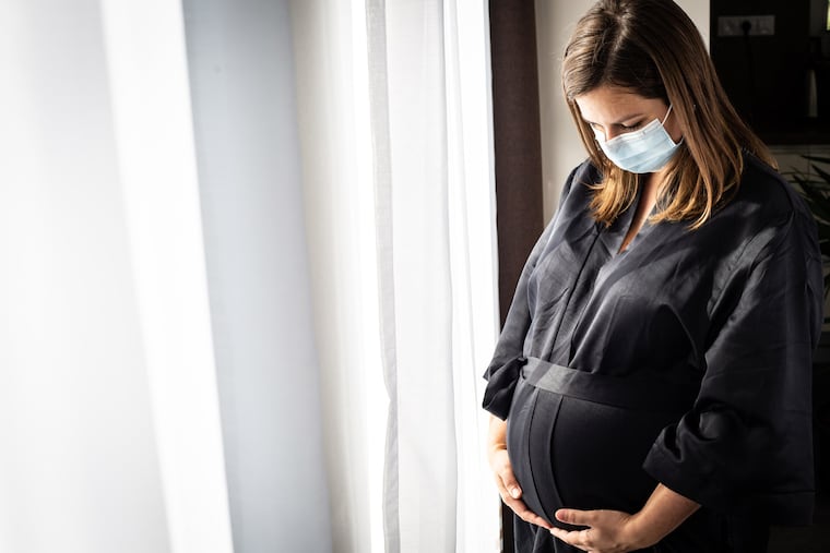 An analysis of more than 400,000 women who are between 15 and 44 years old and diagnosed with COVID-19 revealed that those who were pregnant had a 70% increased risk of dying compared to those who were not, according to the Centers for Disease Control and Prevention.