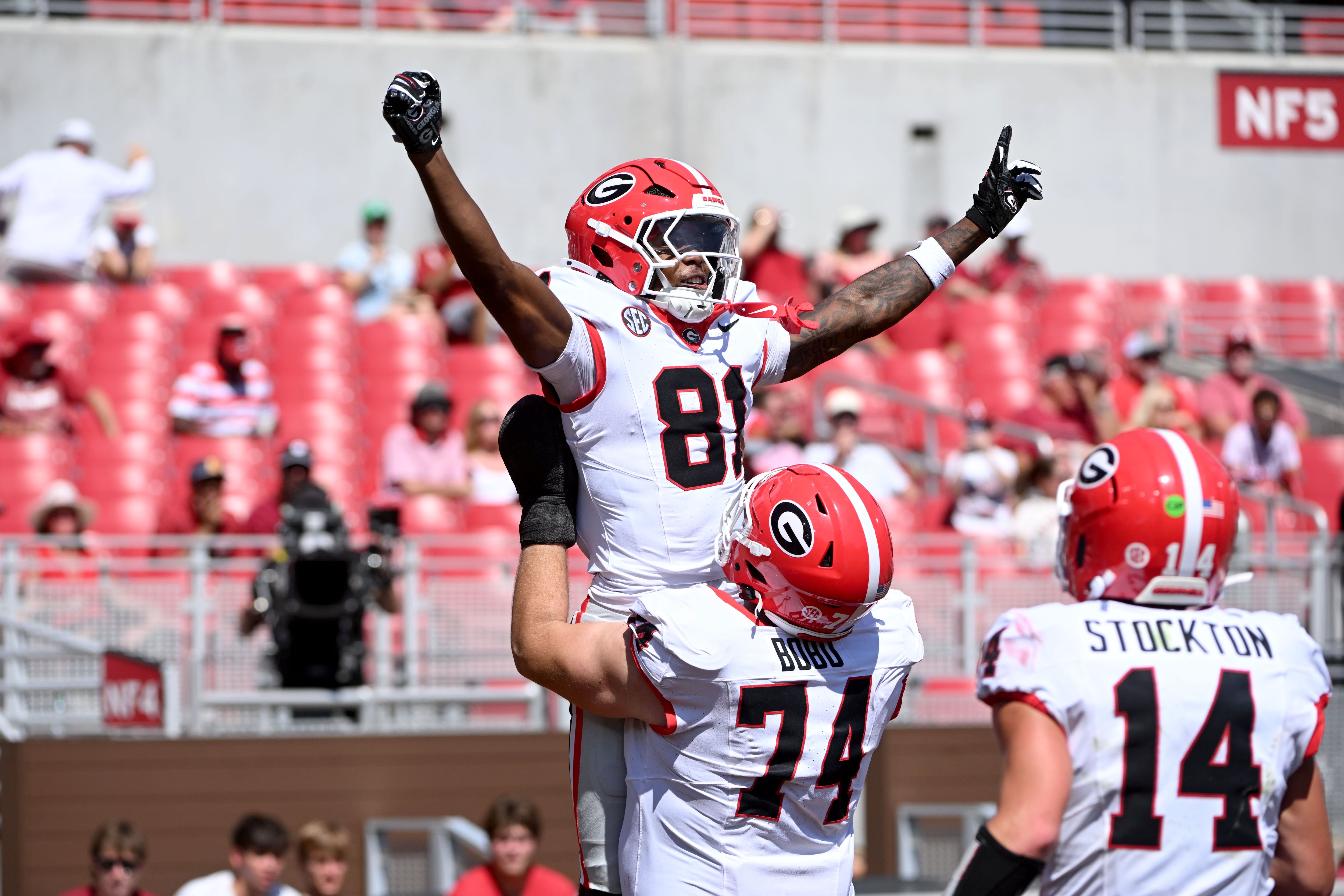 No. 2 Georgia Dominates Arkansas in SEC Opener