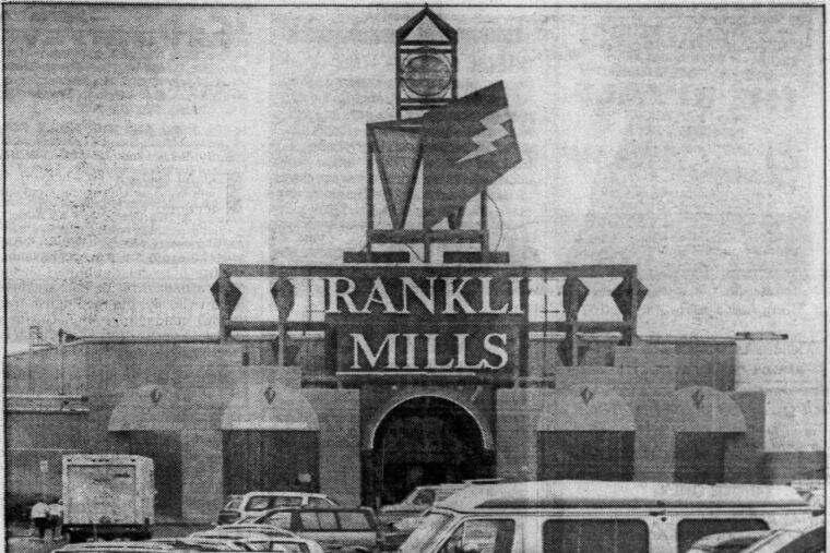 The Franklin Mills mall drew Christmas-size crowds at its opening.