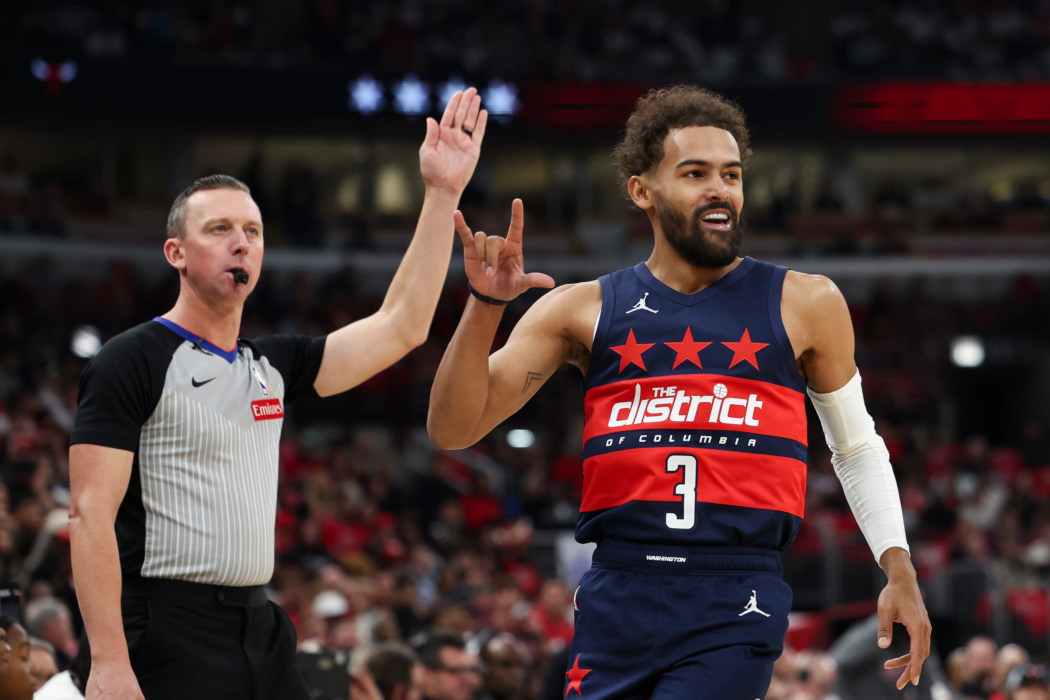 Young scores 25 points as the Wizards hold off Wilson and the Bulls for a 124-120 win