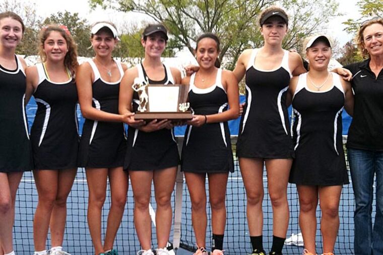 The Haddonfield girls' tennis team, which on Thursday won its sixth
straight Group 2 state title. (Phil Anastasia/Staff)