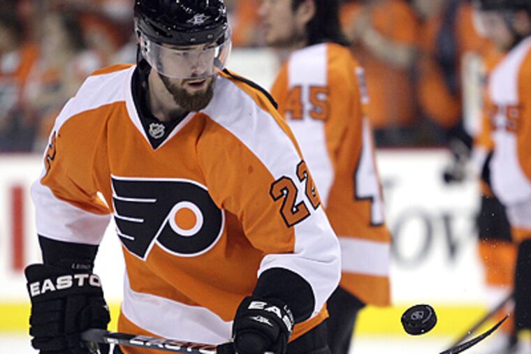 Ville Leino picked up two assists in the Flyers' preseason win over the Islanders. (Yong Kim/Staff file photo)