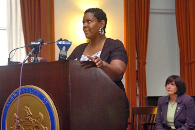Deserie Jones-Wright (left) was two days late on a mortgage payment and the company foreclosed on her home. (SARAH J. GLOVER / Staff Photographer)
