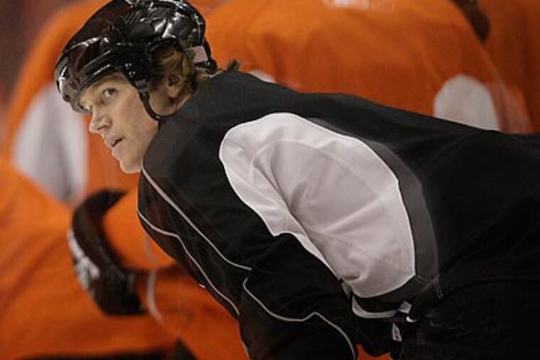 Chris Pronger is coming off a career-worst minus-5 performance in Game 5. (David Maialetti / Staff Photographer)