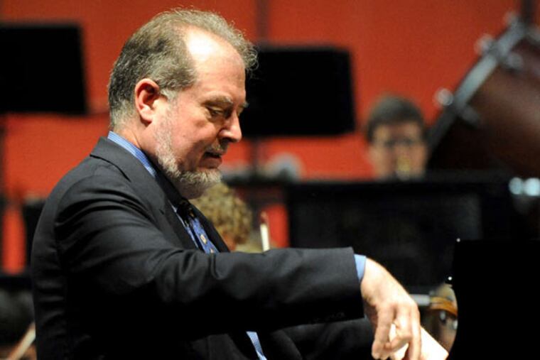Pianist Garrick Ohlsson gave Brahms' "Piano Concerto No. 1" the shape of exalted chamber music.