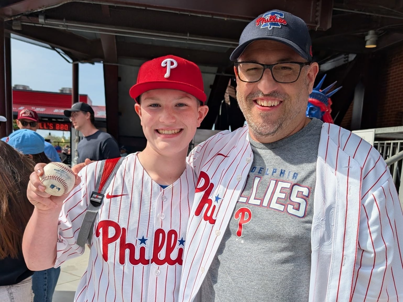 This 14-year-old Phillies fan grabbed a Mets home run ball and went viral for making a crafty swap