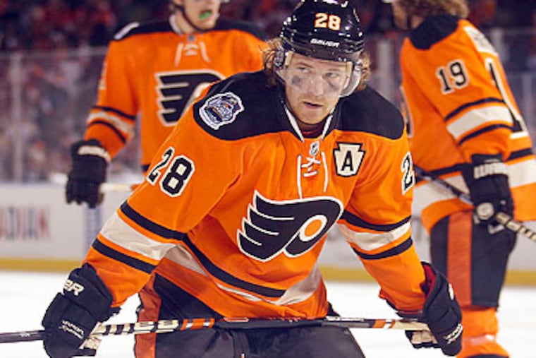 Claude Giroux is among 72 NHL players to sit out with a concussion during the first half of the season. (Yong Kim/Staff file photo)