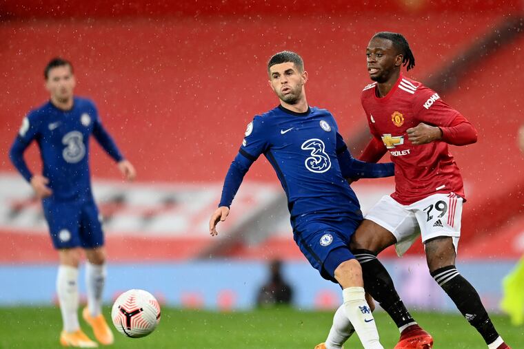 Christian Pulisic (center) and Chelsea will host historic rival Leeds United on Saturday.