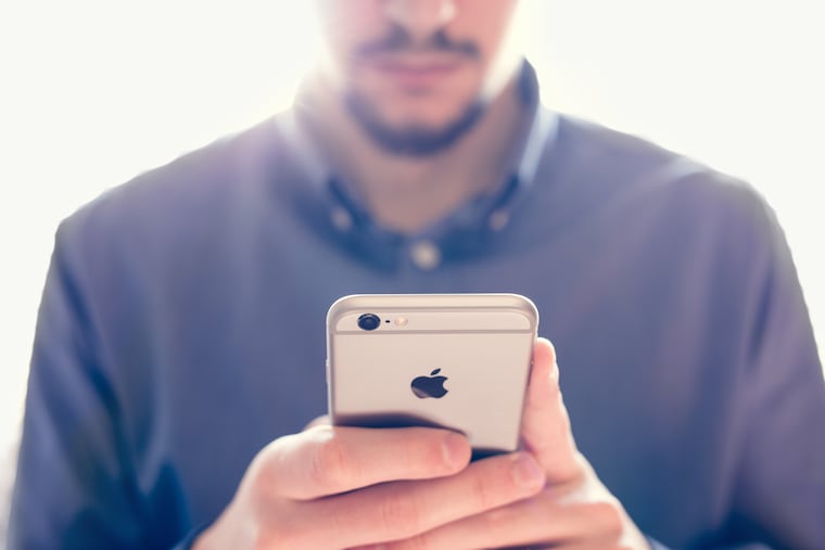 How much time do you spend on your phone? (Dreamstime/TNS)