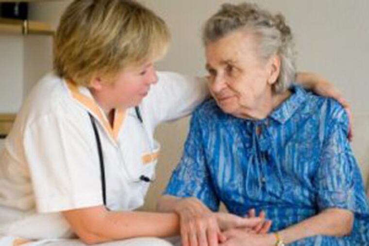 Many nurses and other health workers at Alzheimer's care facilities feel unprepared to tell patients' family members the truth about their loved one's condition, a new study finds. They often have to struggle with the choice of being positive but dishonest, or candid but disheartening, the researchers said.