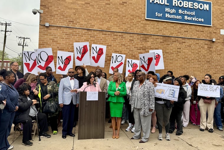 Council members threaten ‘civil disobedience’ to stop school closure vote Council members threaten ‘civil disobedience’ to stop school closure vote