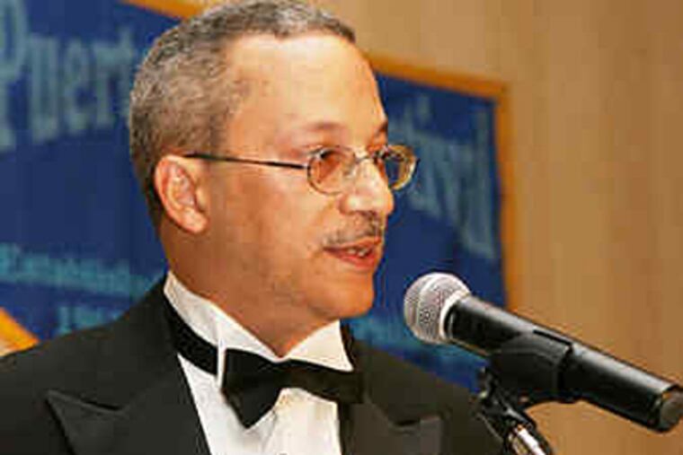 Roberto Santiago, the Concilio executive director who has lost his job, speaking at the 2006 Puero Rican Festival Awards Gala.