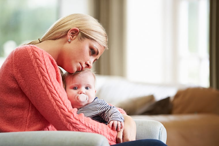 Even though he's not trying, should she keep in contact with her child's father? (iStock)