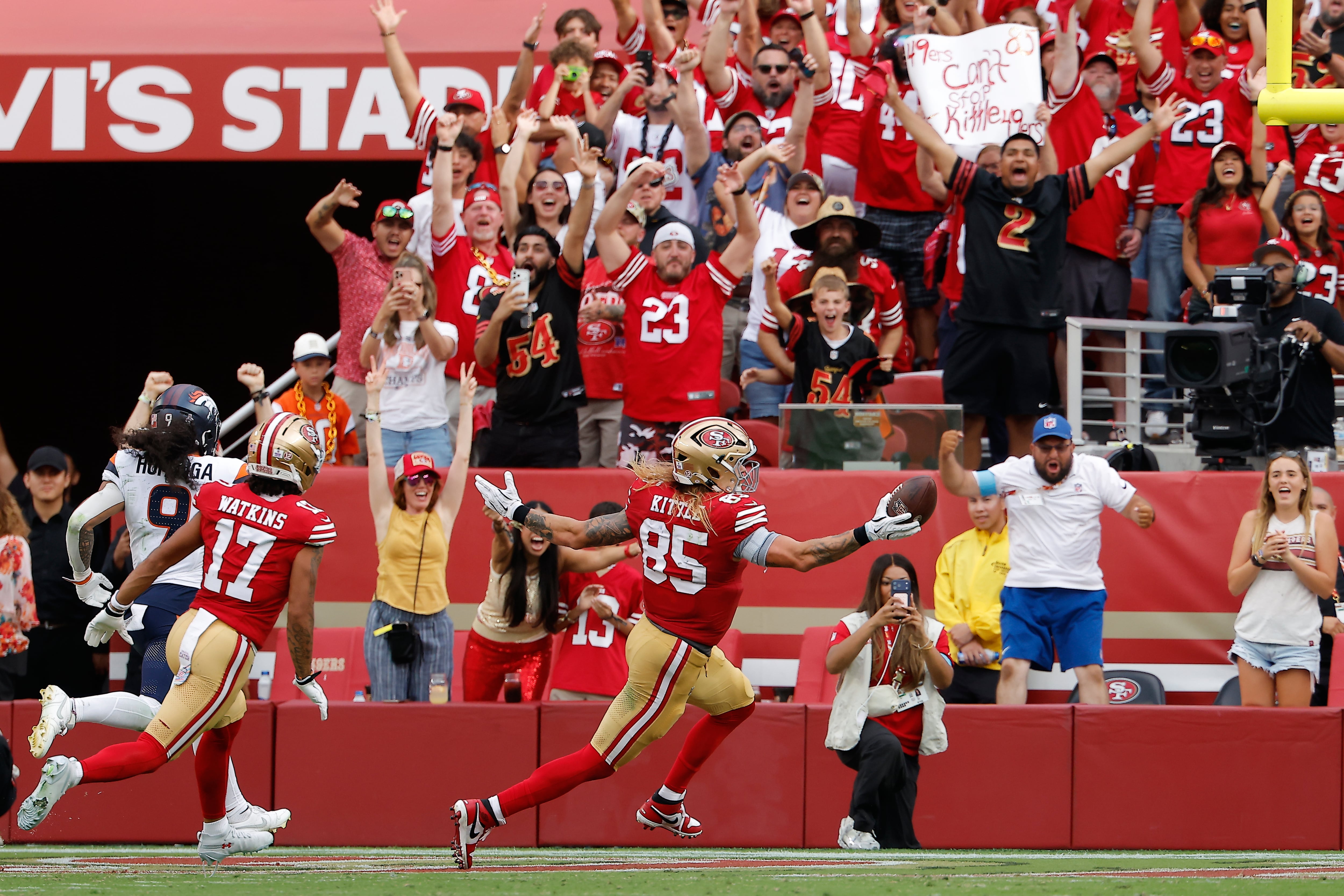 Brock Purdy throws 2 TD passes to lead the undefeated 49ers past the Broncos 24-14