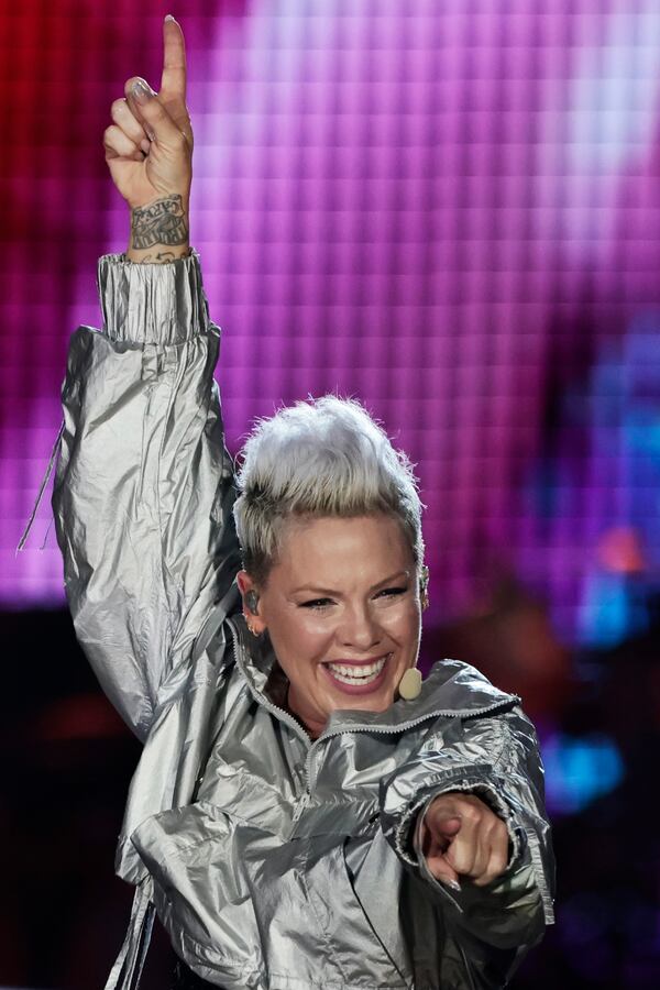 Pink Weekend Addition Review: Pink at the Linc proved she is still every bit of a rock star