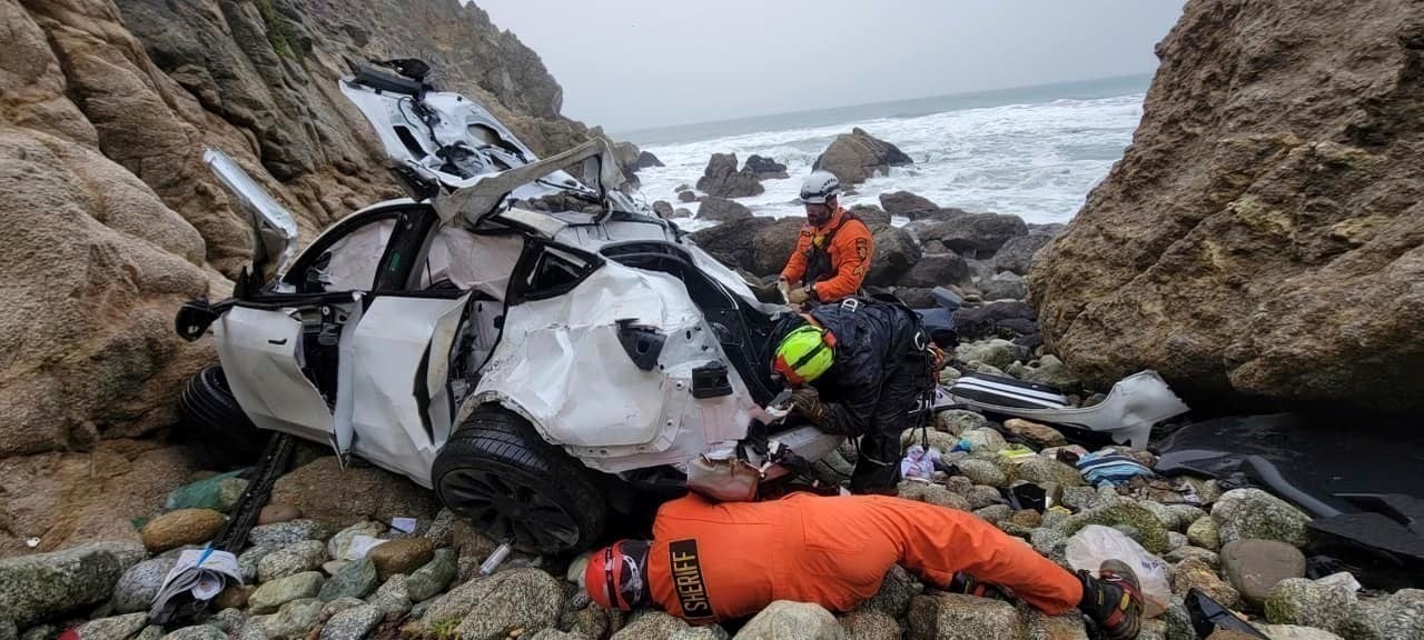 Charges against California dad who drove family off cliff dropped after mental health treatment