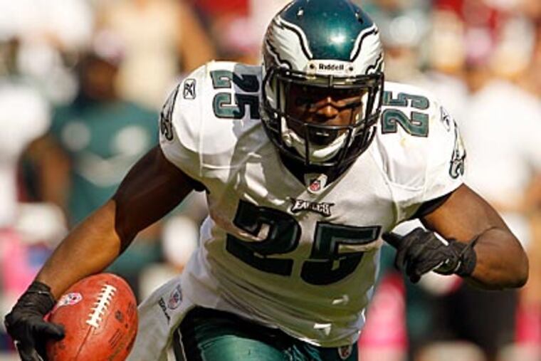 LeSean McCoy rushed for 1,309 yards on 273 carries in the 2011 season. (Yong Kim/Staff file photo)
