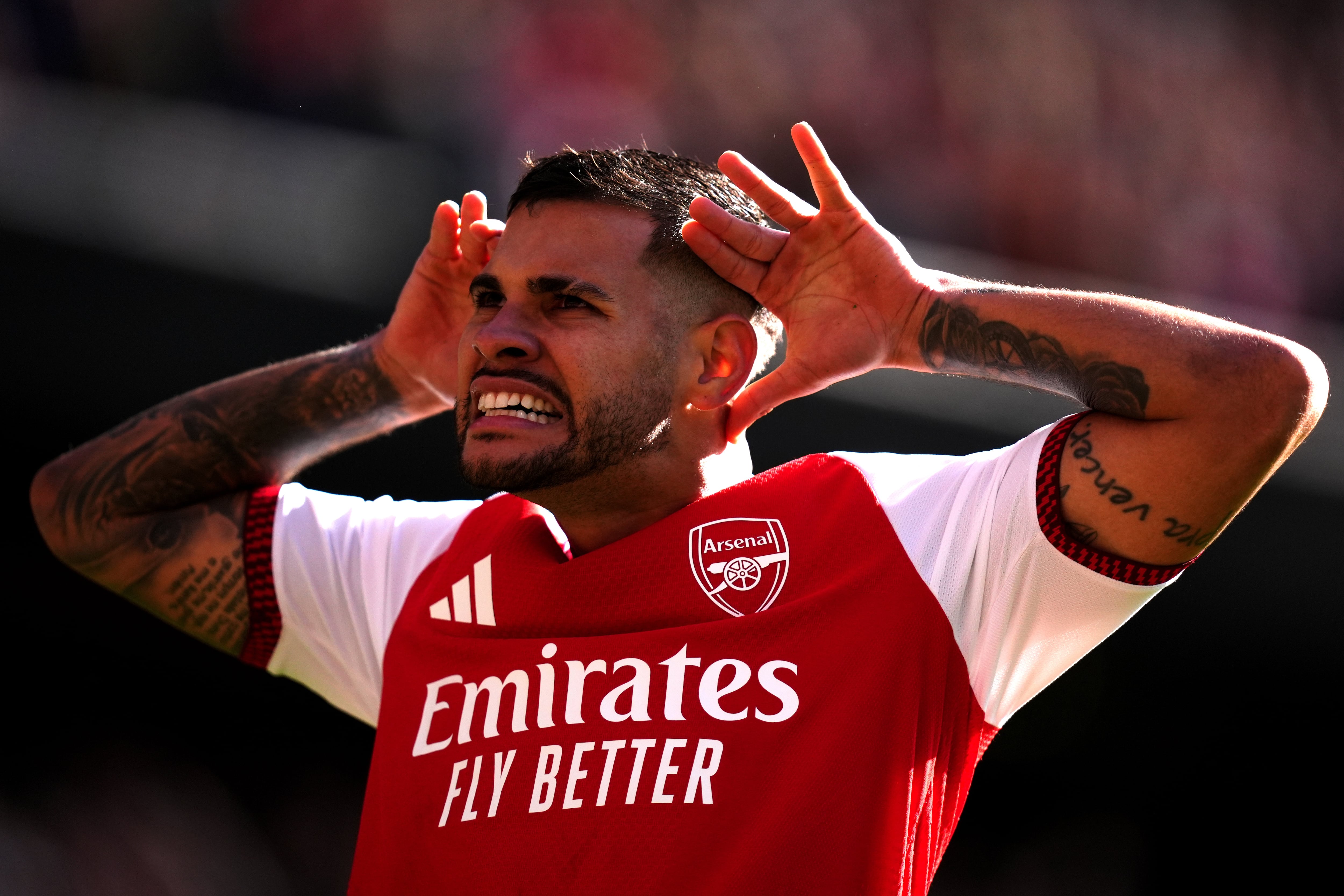 Guimarães stunner seals comeback win for Arsenal over Leeds, 10-man Spurs draw at United