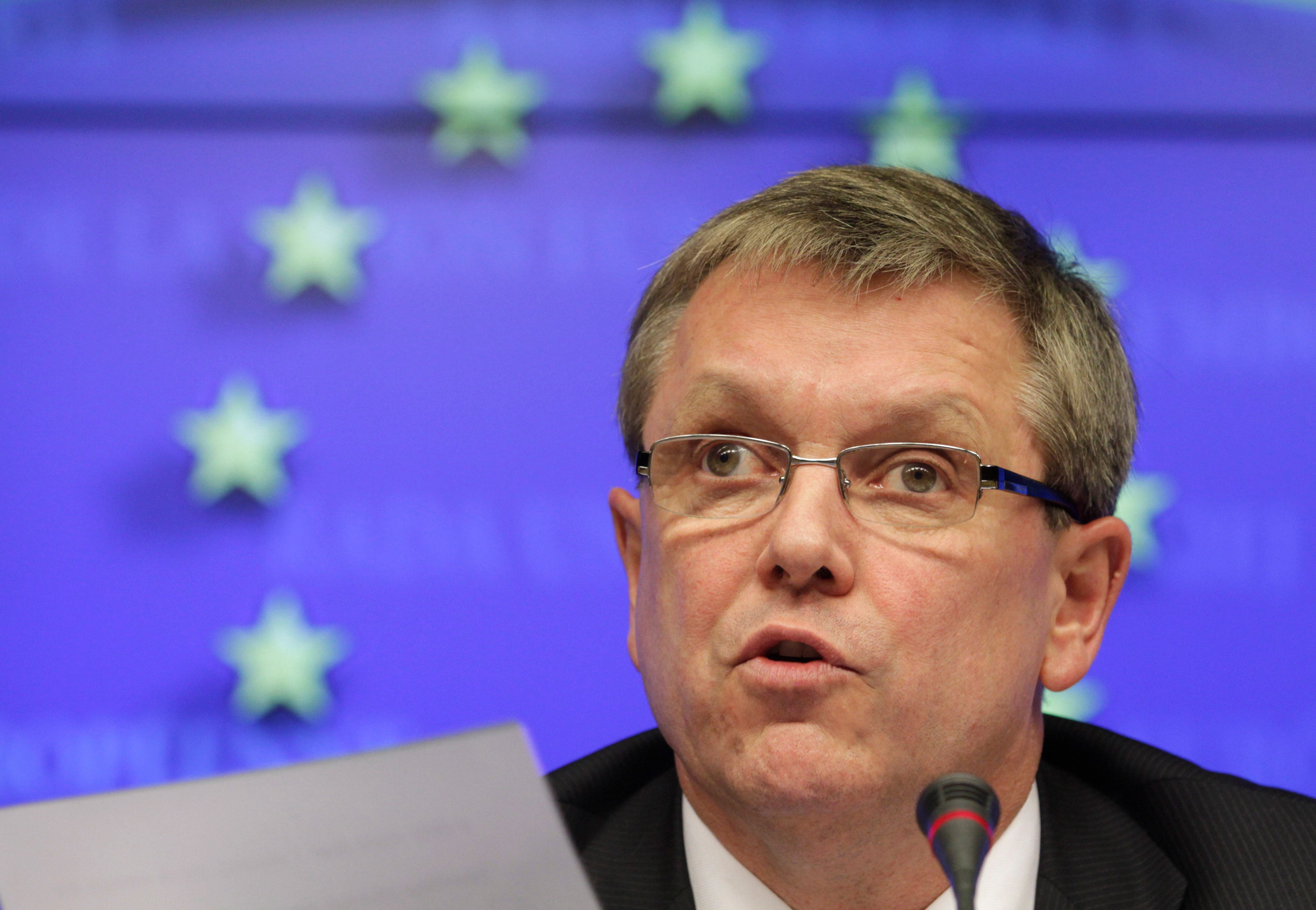Hungarian police arrest Orbán-era central bank governor on suspicion of fraud and other crimes