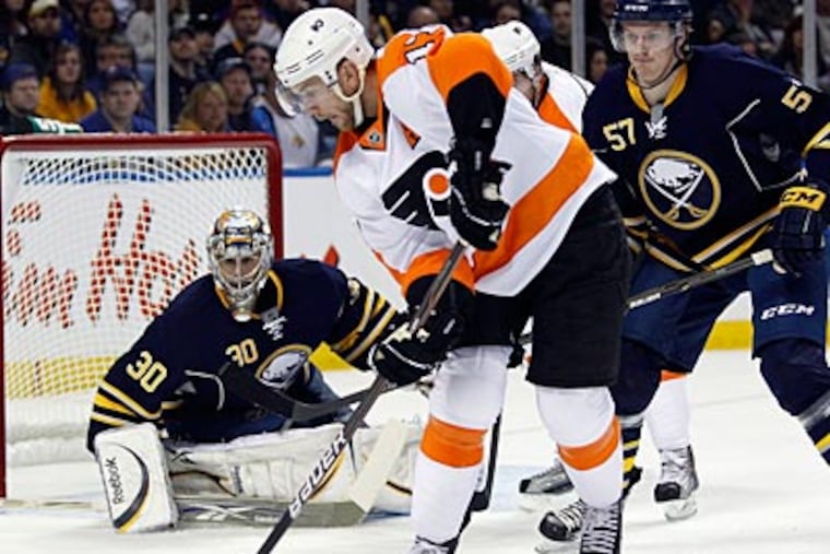 Flyers forward Jeff Carter left Wednesday night's game with an injury and did not return. (Yong Kim/Staff Photographer)