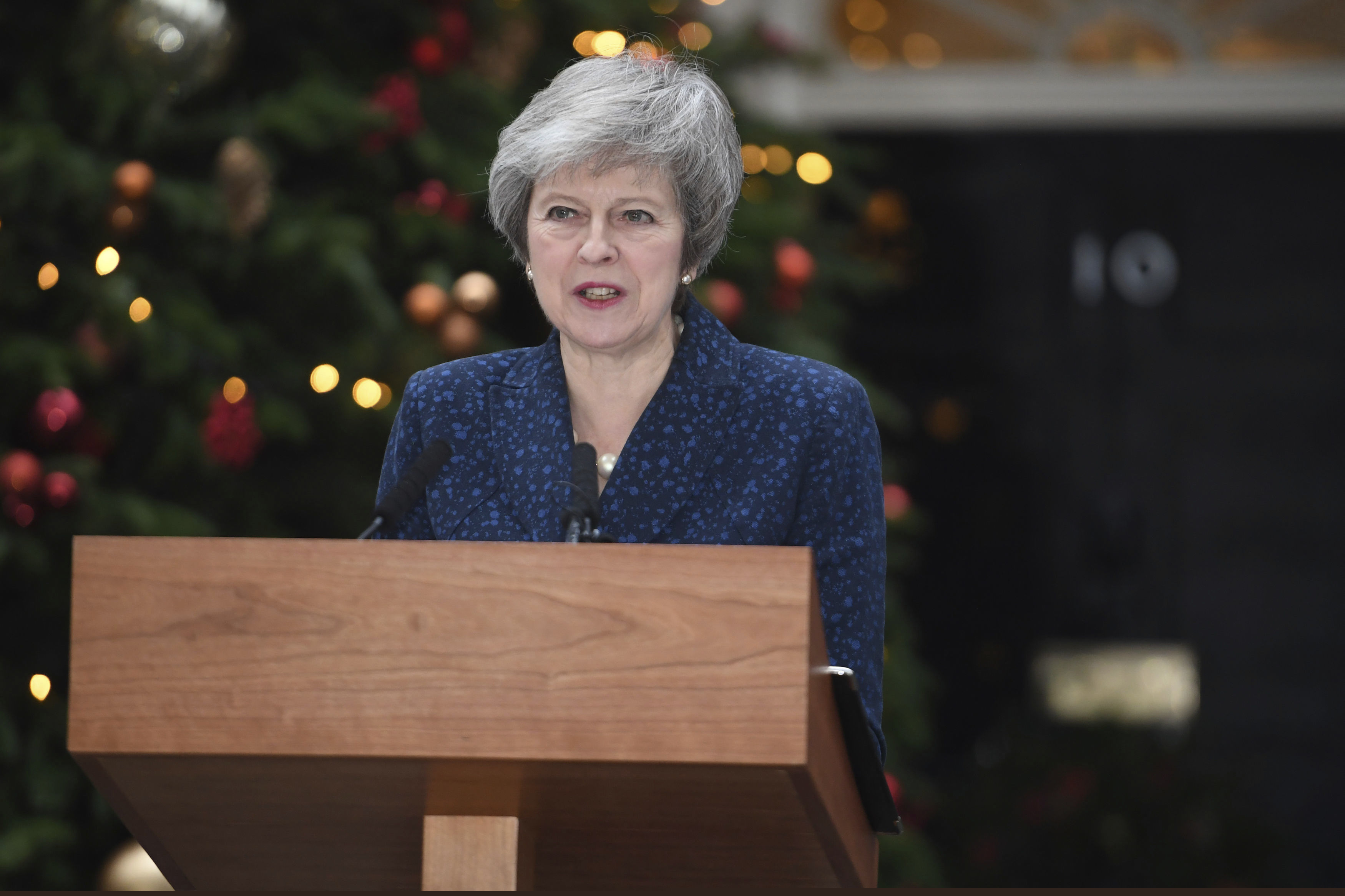 British Prime Minister Theresa May confirms there will be a vote of confidence in her leadership of the Conservative Party on Wednesday evening.