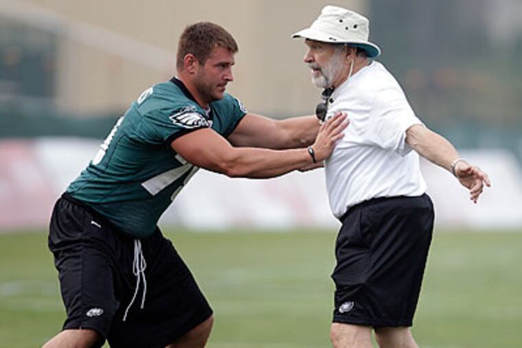 Todd Herremans is not opposed to moving from left guard to right tackle. (David Maialetti/Staff Photographer)