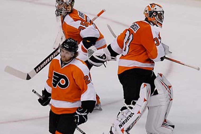 Brian Boucher is expected to be back in goal for the Flyers in Game 2 against the Bruins. (Ron Cortes/Staff Photographer)