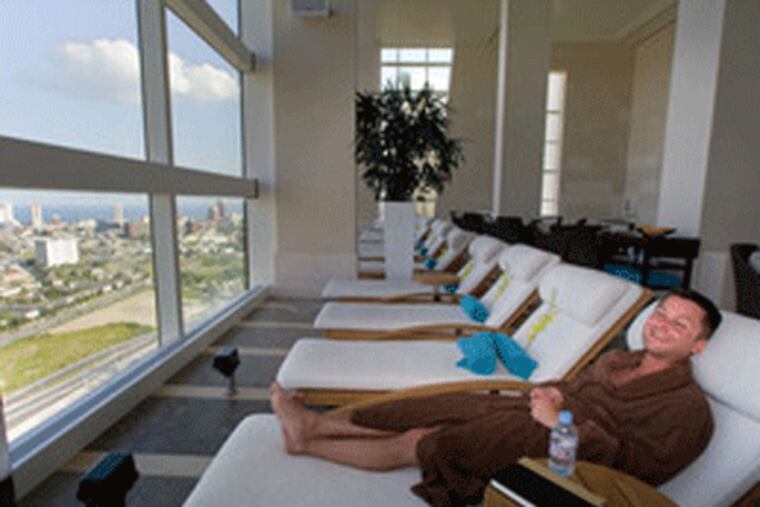 The Water Club, Atlantic City's newest nongaming resort, taps into the city's roots to draw a new crowd. (David M Warren / Inquirer)