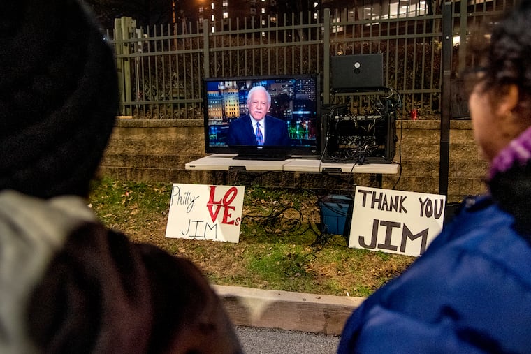 Fans watch Jim Gardner anchor his final 6 p.m. newscast in the parking lot