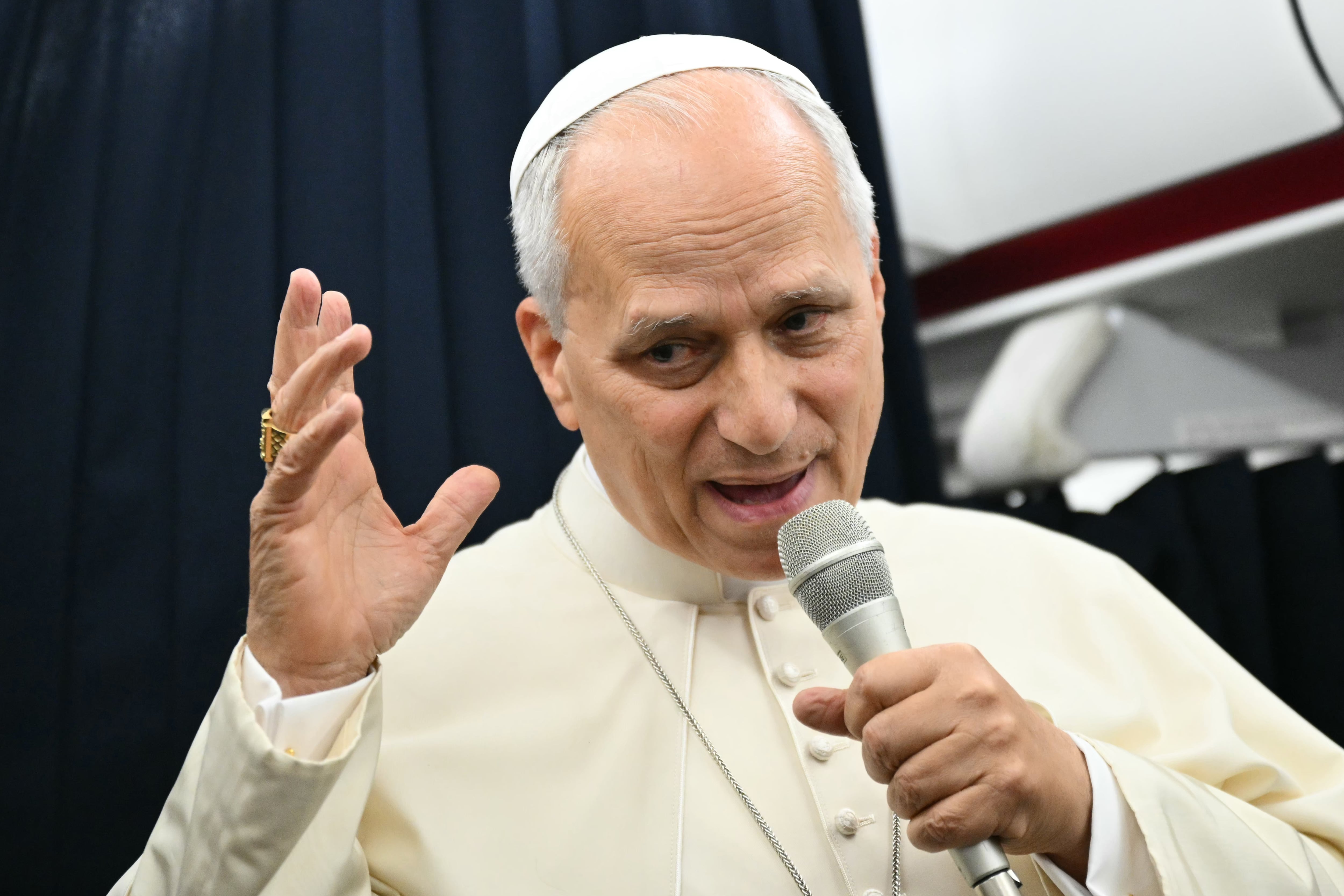 Contradicting Trump, Pope Leo says artificial intelligence safety concerns not 'fake news'