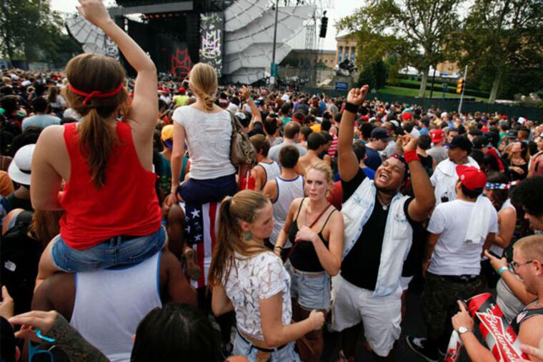 Part of a crowd of nearly 40,000 gathered for the first Made in America concert. (Michael S. Wirtz / Staff Photographer)