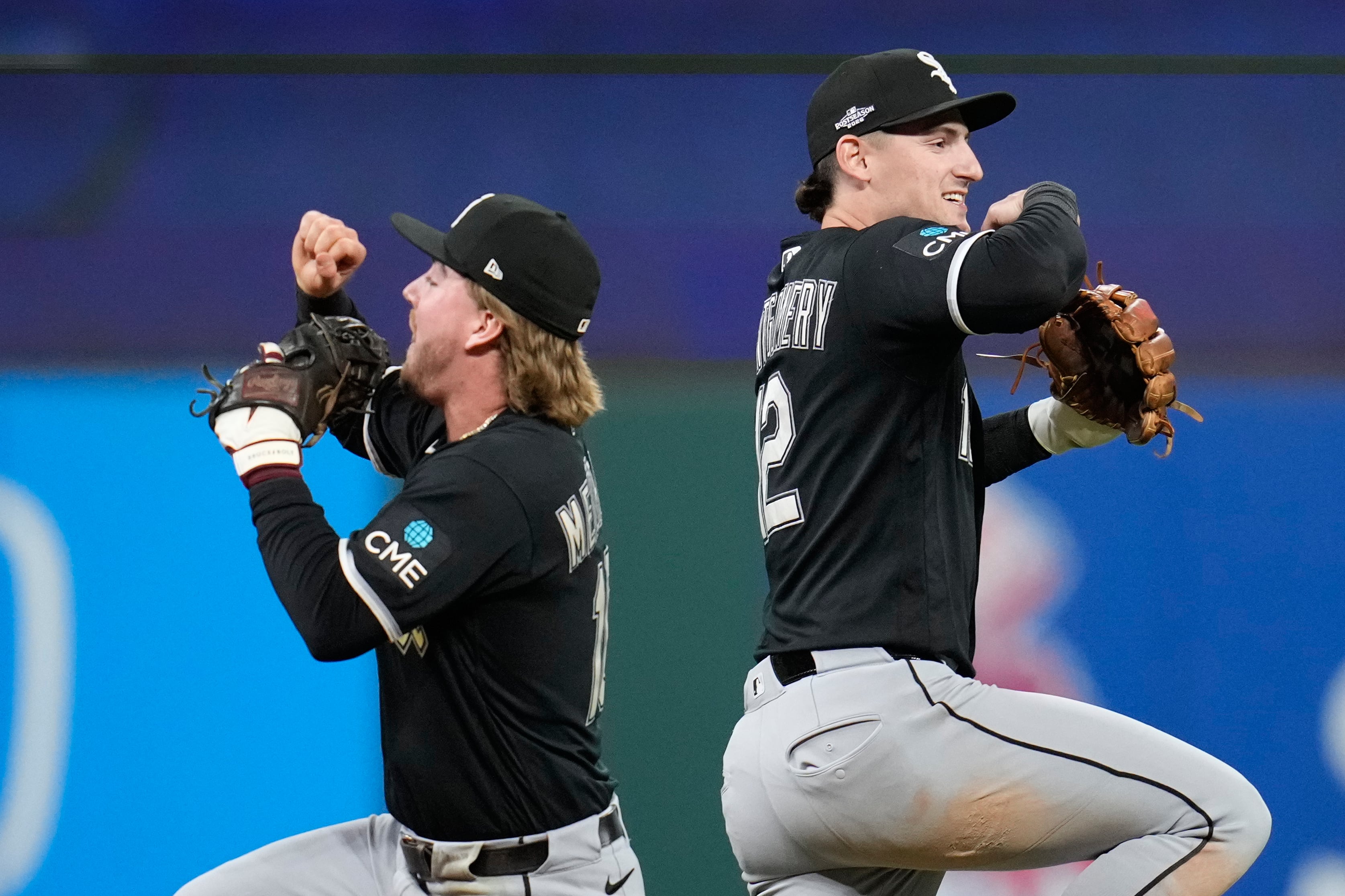 White Sox surge past Guardians 4-3 to take 2-0 lead in ALDS and move within 1 win of ALCS