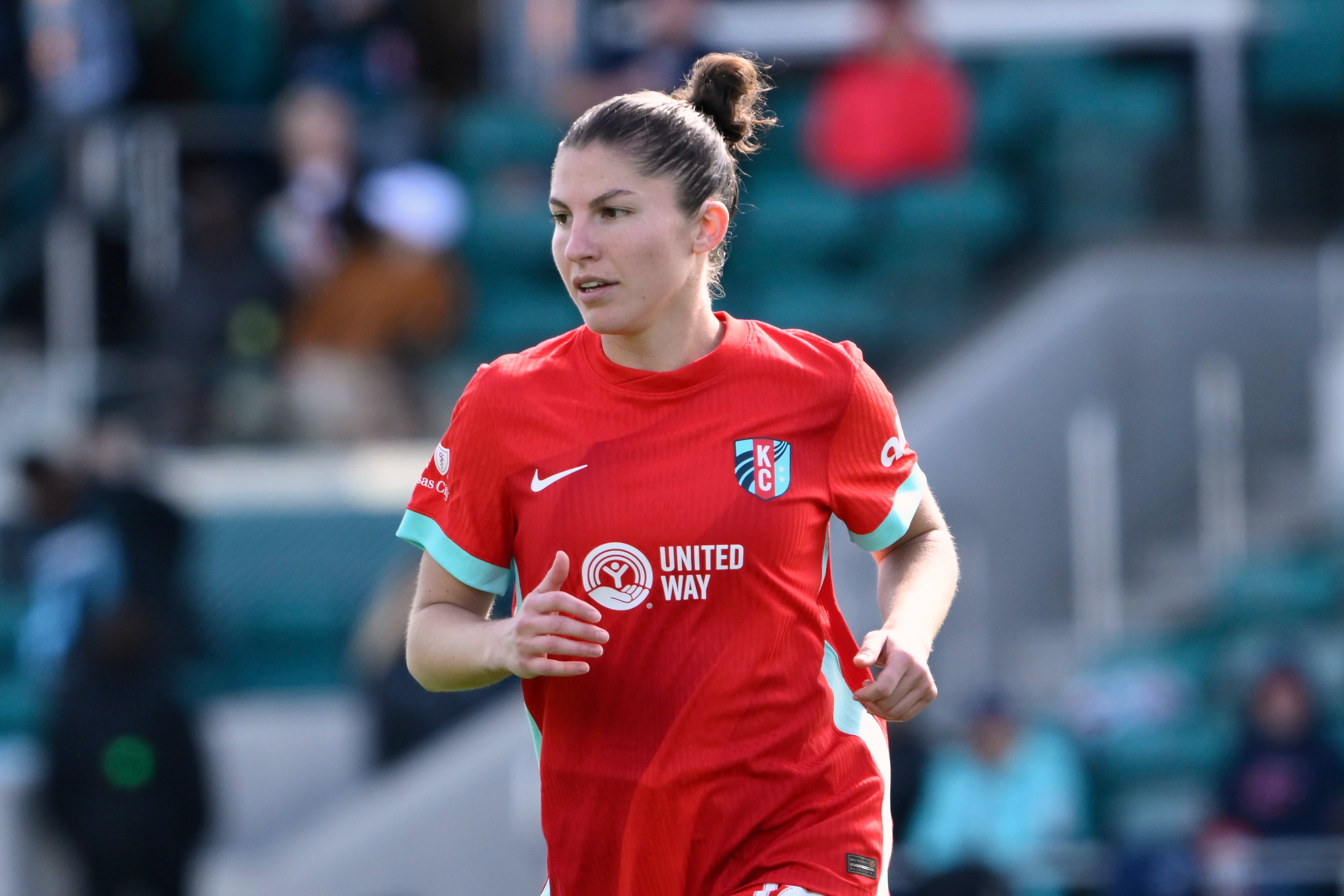 Gambone scores late goal in the Legacy's 2-1 victory over the Royals
