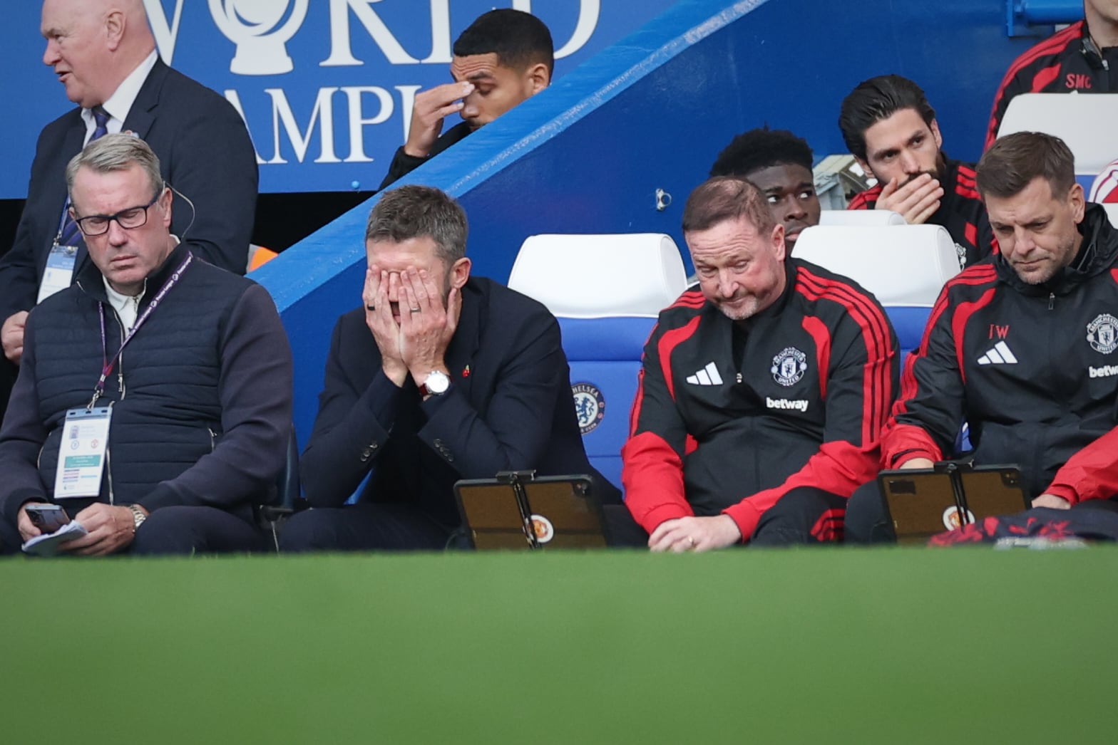 Carrick under more pressure as 10-man Man United beaten at Chelsea, Man City loses again