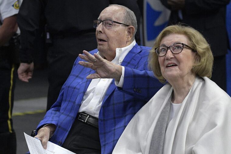 Helen DeVos with her husband, Orlando Magic owner Richard DeVos, at a Magic game in Orlando, Fla., Wednesday, March 8, 2017.