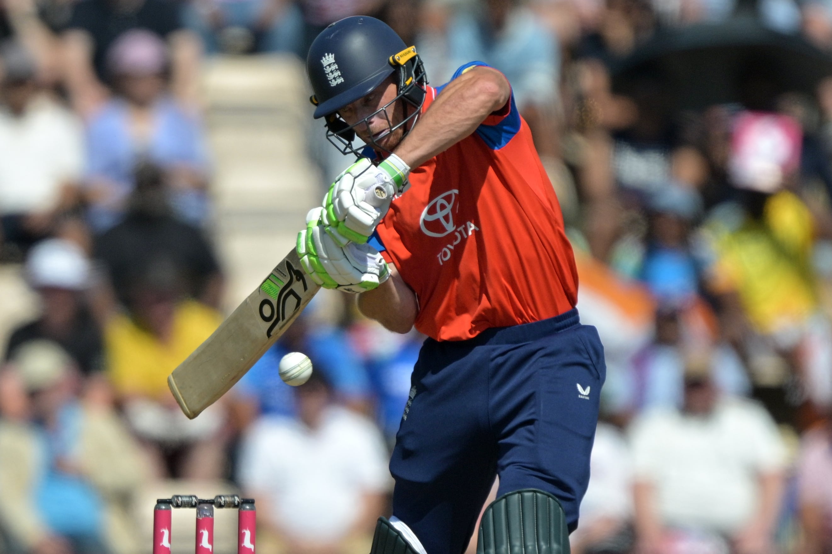 Buttler and Brook sparkle as England goes top of T20 rankings with clean sweep over India