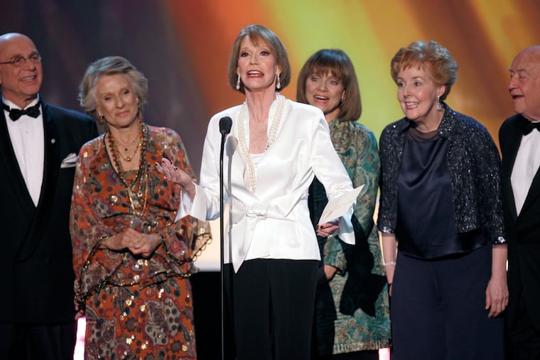 Cloris Leachman, second from left, in a 2007 reunion of the cast of "The Mary Tyler Moore Show."