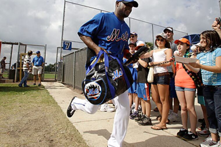 Luis Castillo fell out of favor in New York, where he had played since 2007 after a stint with Minnesota. (Lynne Sladky/AP file photo)