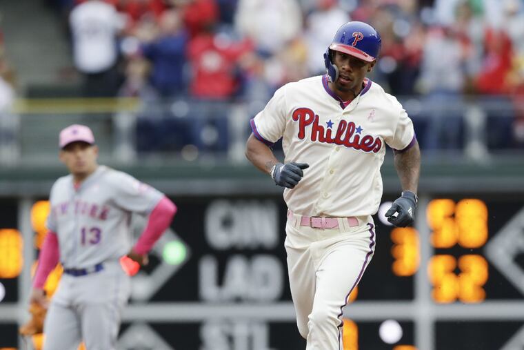 Nick Williams runs the bases after his three-run home run against the Mets on Sunday.