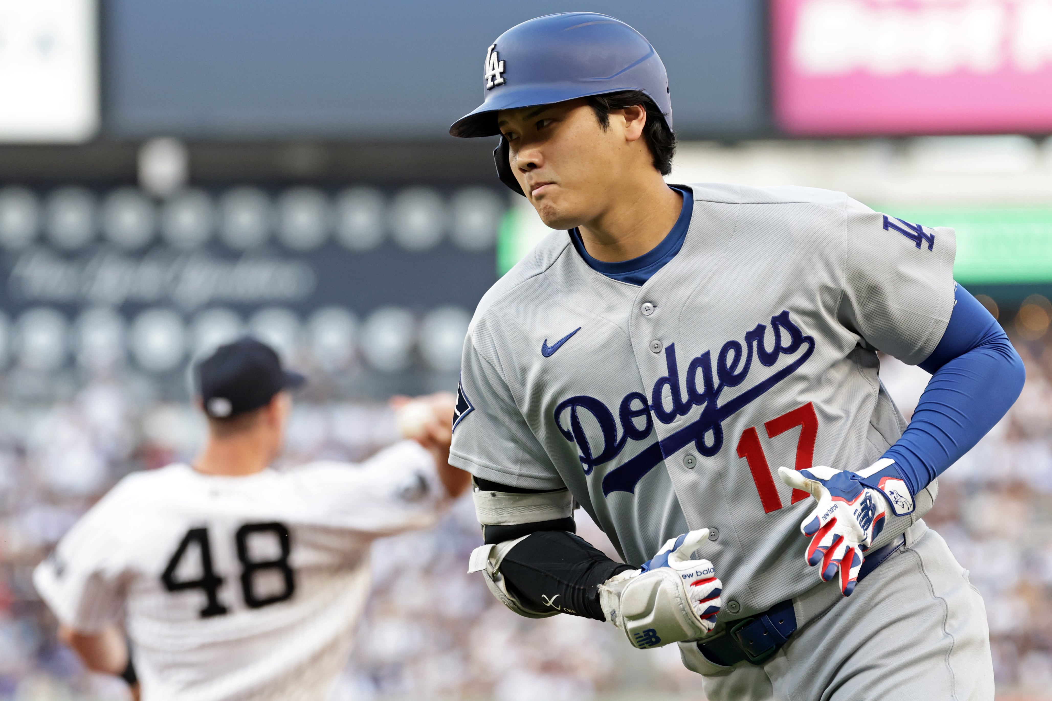 Ohtani Gets Knee Treatment, Set to Start Against Phillies