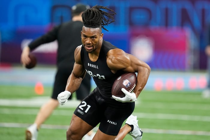 B.jan R With Bijan Robinson, Eagles should go all-in on the best RB in the NFL ...