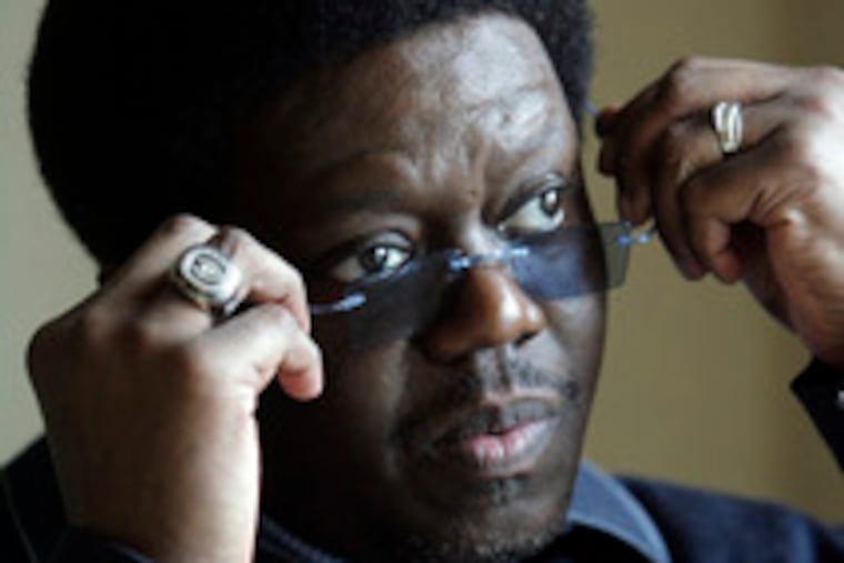 Bernie Mac, at the Four Seasons Hotel, plays a Philadelphia maintenance man in "Pride" with subdued heart.