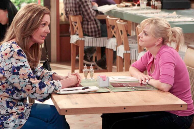 CBS's comedy "Mom" stars Anna Faris (right) as a newly sober single mom, Allison Janney as her recovering-alcoholic mother. (MONTY BRINTON / CBS)