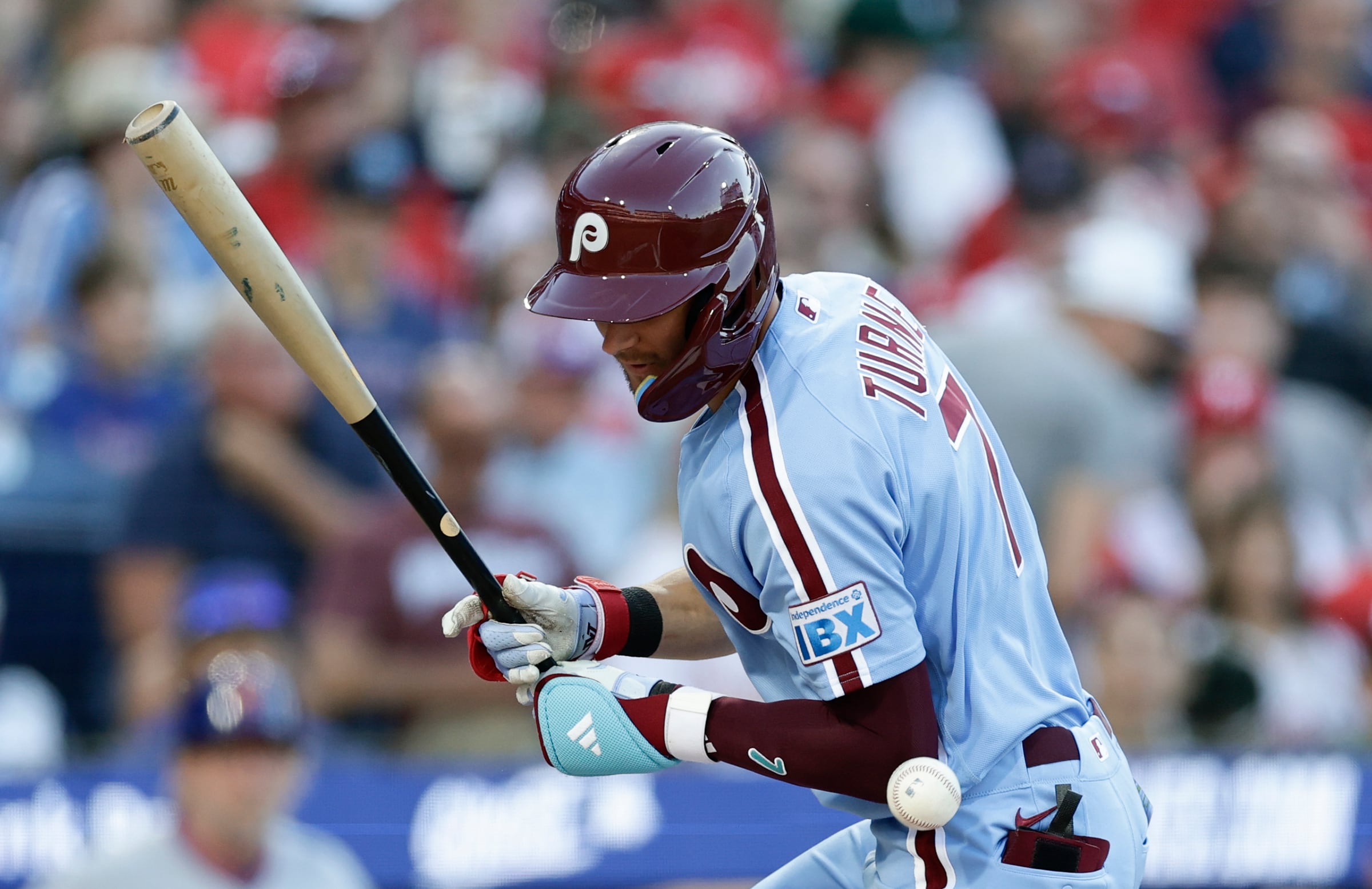 Phillies' Trea Turner exits series opener after taking Manaea pitch to calf