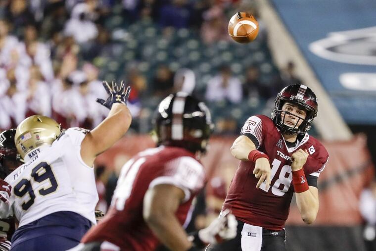 Temple quarterback Frank Nutile (18) throws to tight end Kenny Yeboah during the fourth quarter against Navy on Thursday, Nov. 2, 2017, at Lincoln Financial Field in Philadelphia. (Yong Kim/Philadelphia Daily News/TNS)