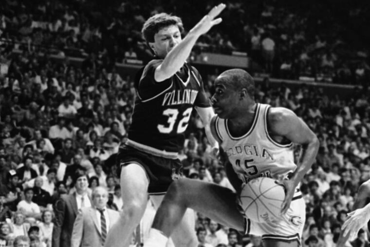 Villanova’s Harold Jensen (32) defends Bruce Dalrymple of Georgia Tech during an NCAA Tournament game in March 1986 in Baton Rouge, La.