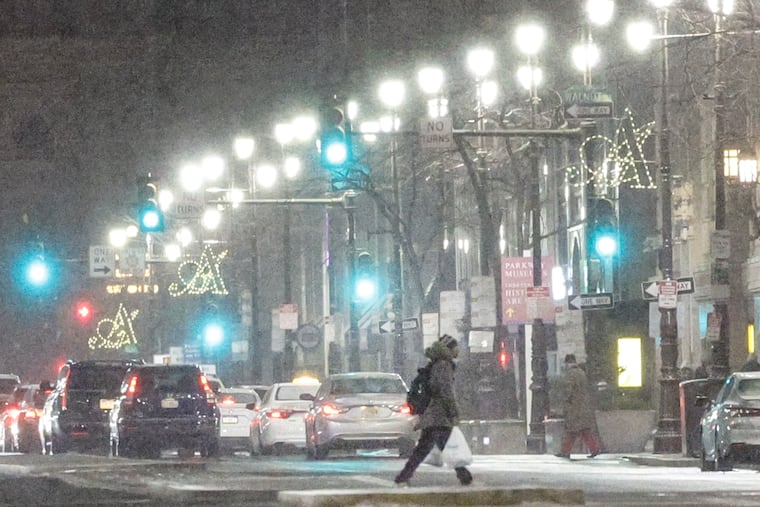 Snow in Philadelphia Totals, road conditions, school closings