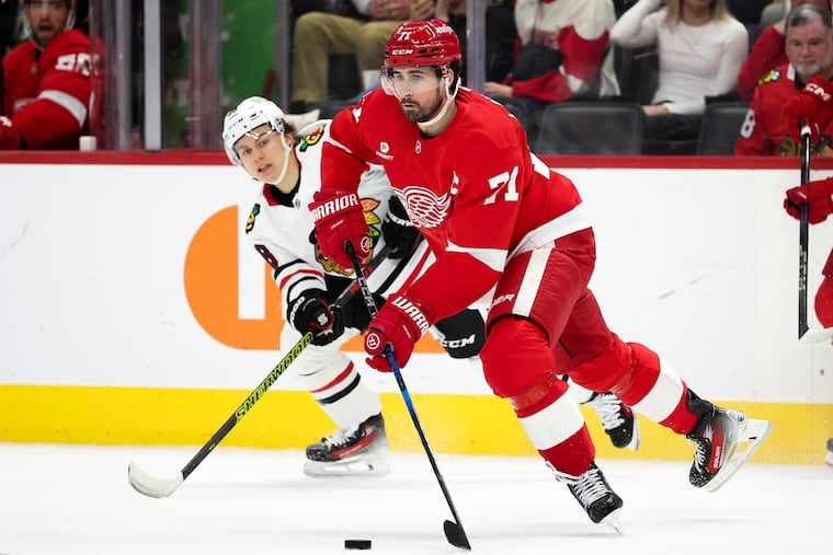Dylan Larkin (71) wants out of Detroit and could fill a major need for the Flyers.