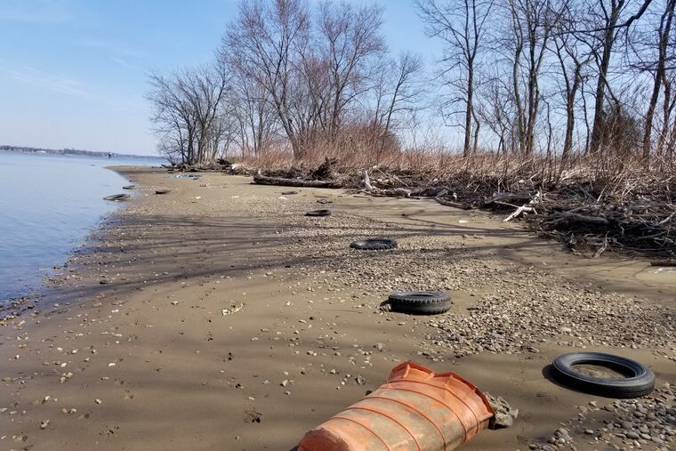 Trash along banks of Delaware River during the 2018 South Jersey Scrub.