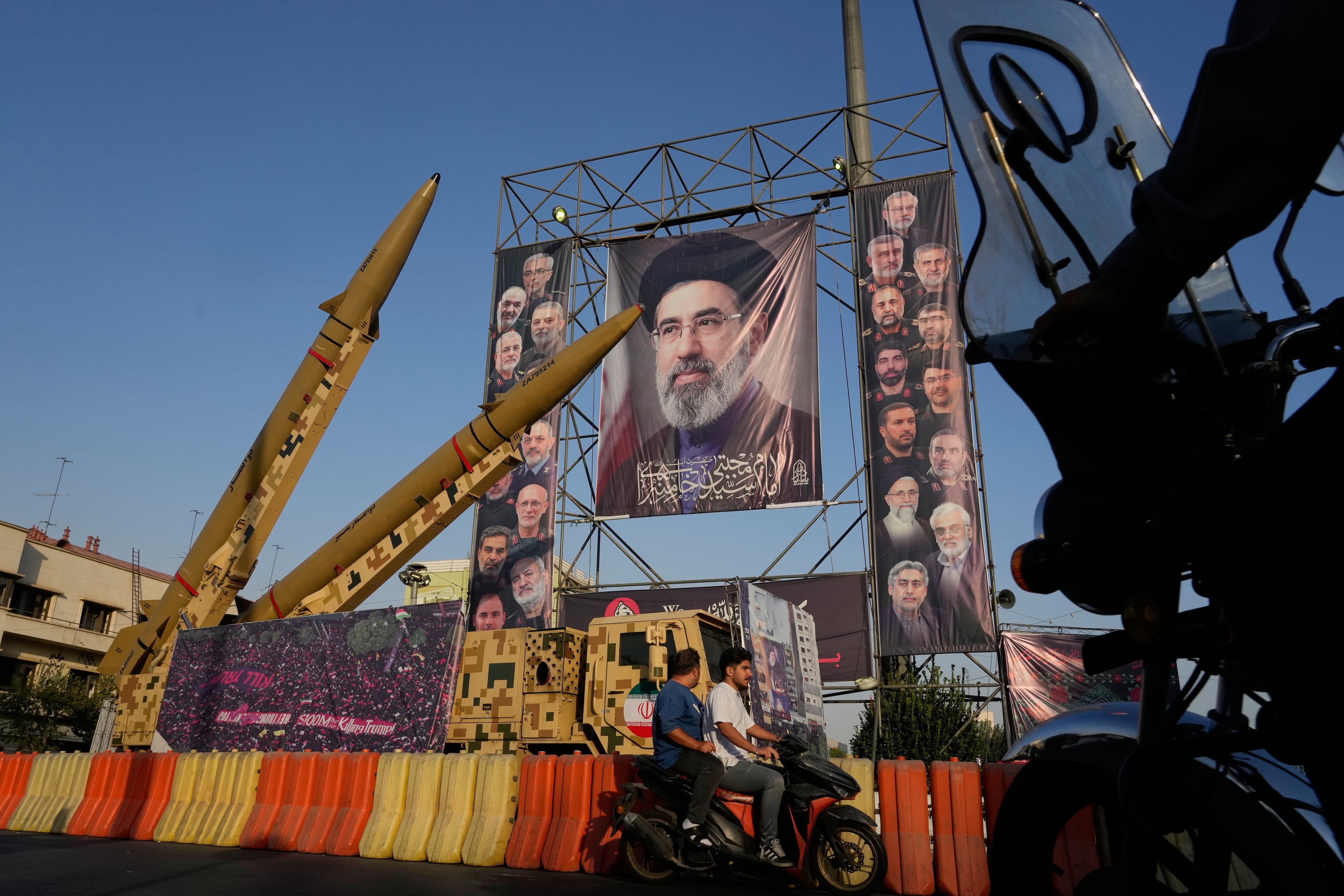 Iran's currency hits new record low, as war erodes Iran's economic stability